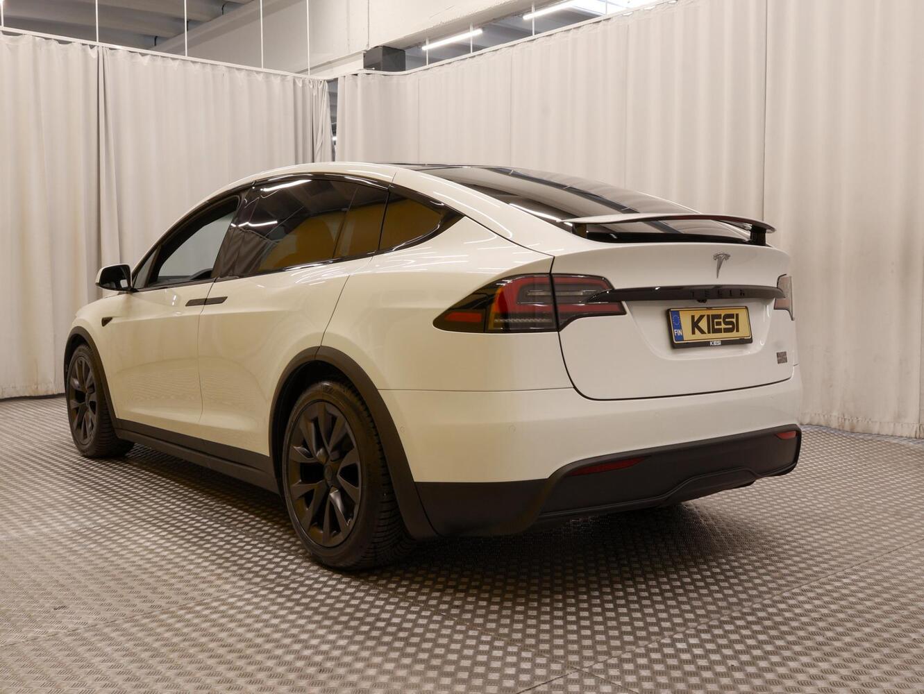 Tesla Model X vaihtoauto