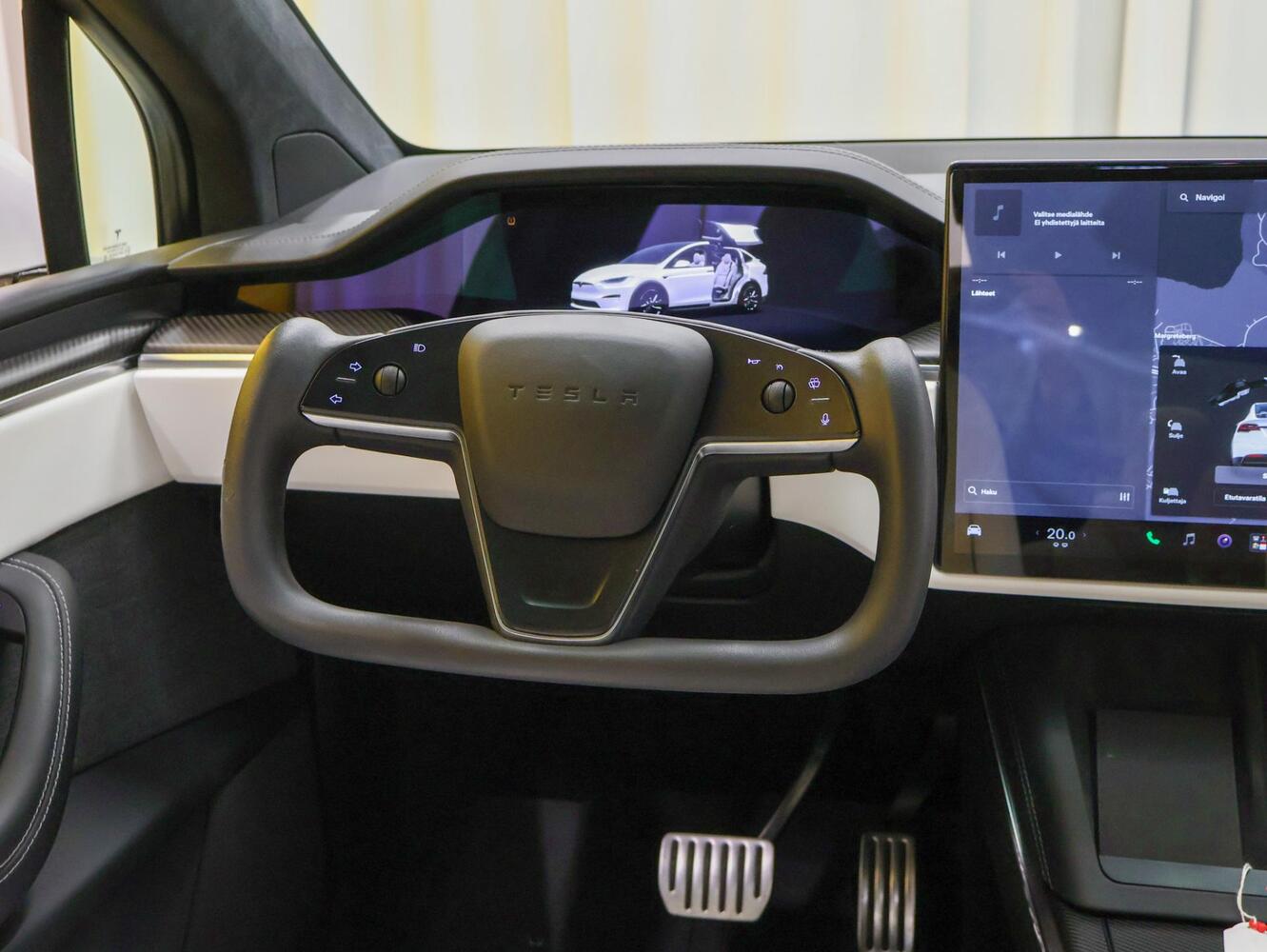 Tesla Model X vaihtoauto