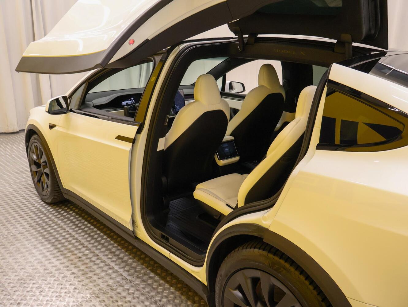 Tesla Model X vaihtoauto