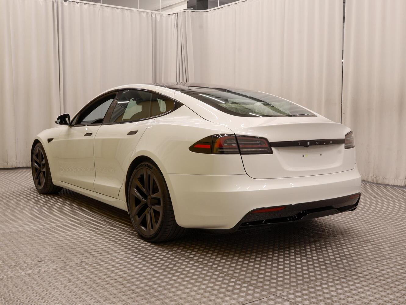 Tesla Model S vaihtoauto