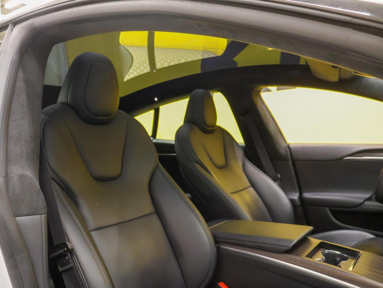 Tesla Model S vaihtoauto