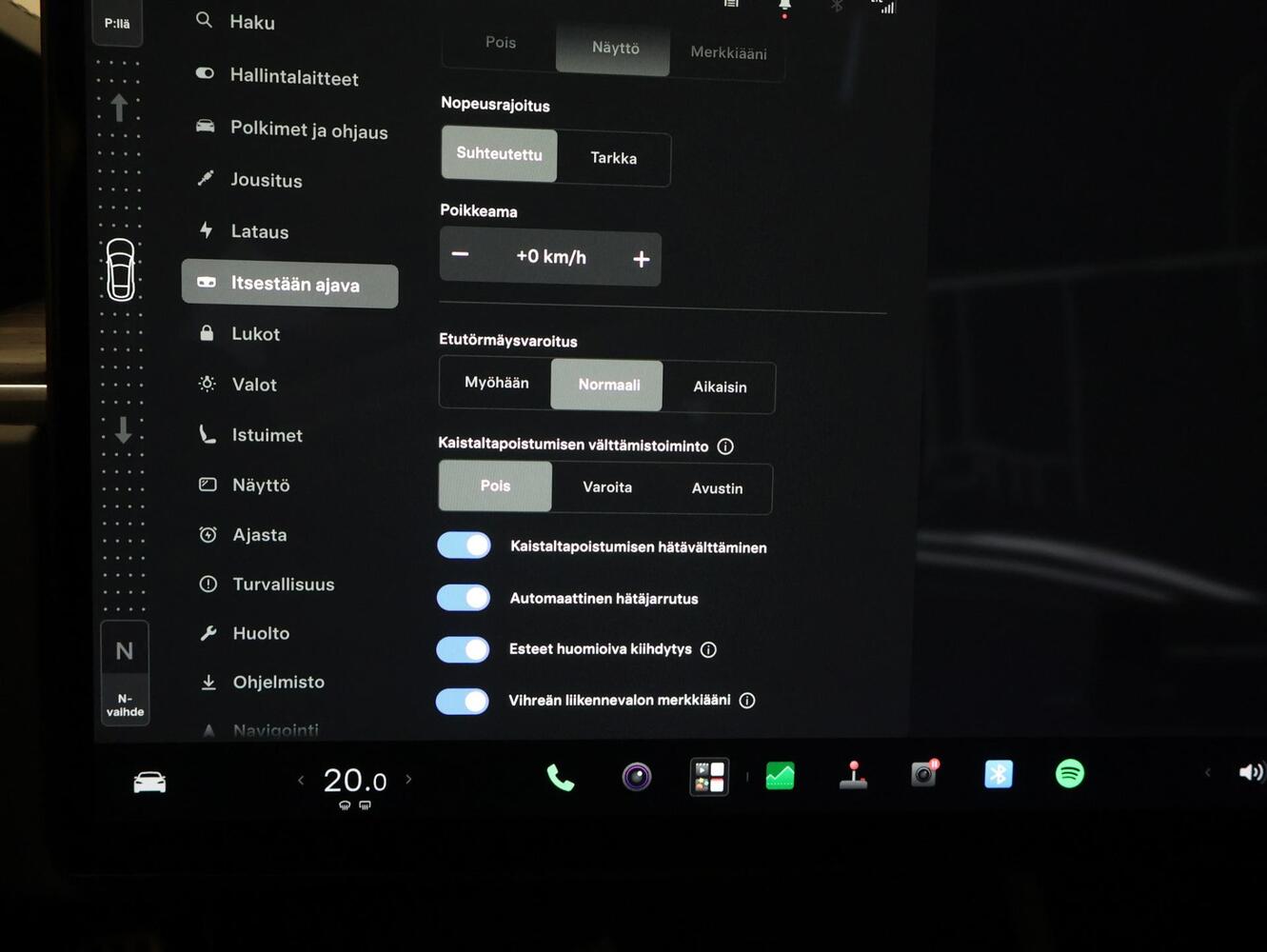 Tesla Model S vaihtoauto