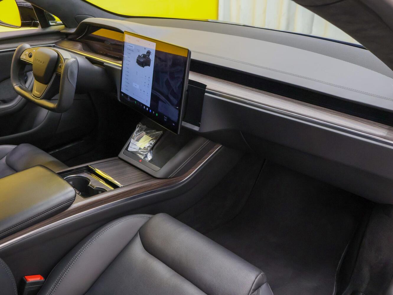 Tesla Model S vaihtoauto