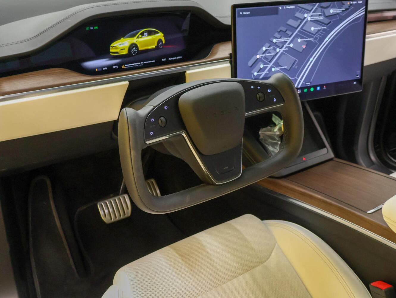 Tesla Model X vaihtoauto