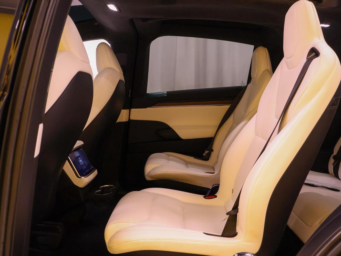 Tesla Model X vaihtoauto