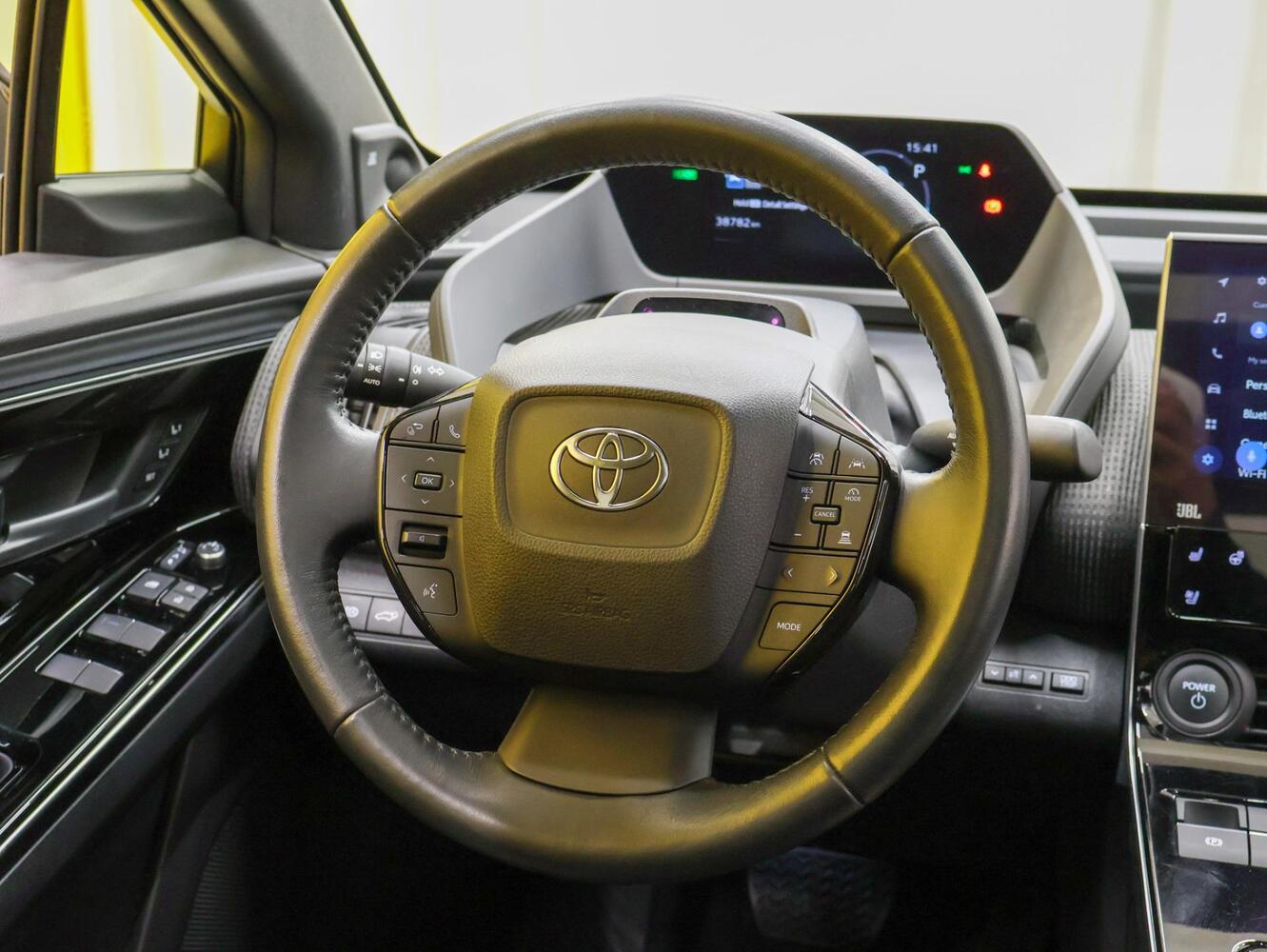 Toyota bZ4X vaihtoauto