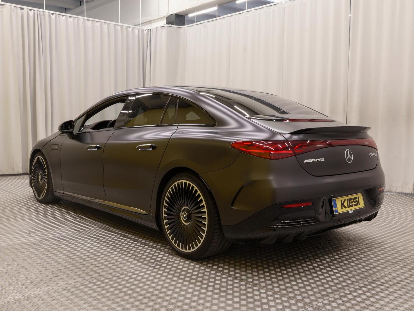 Mercedes-Benz EQE vaihtoauto