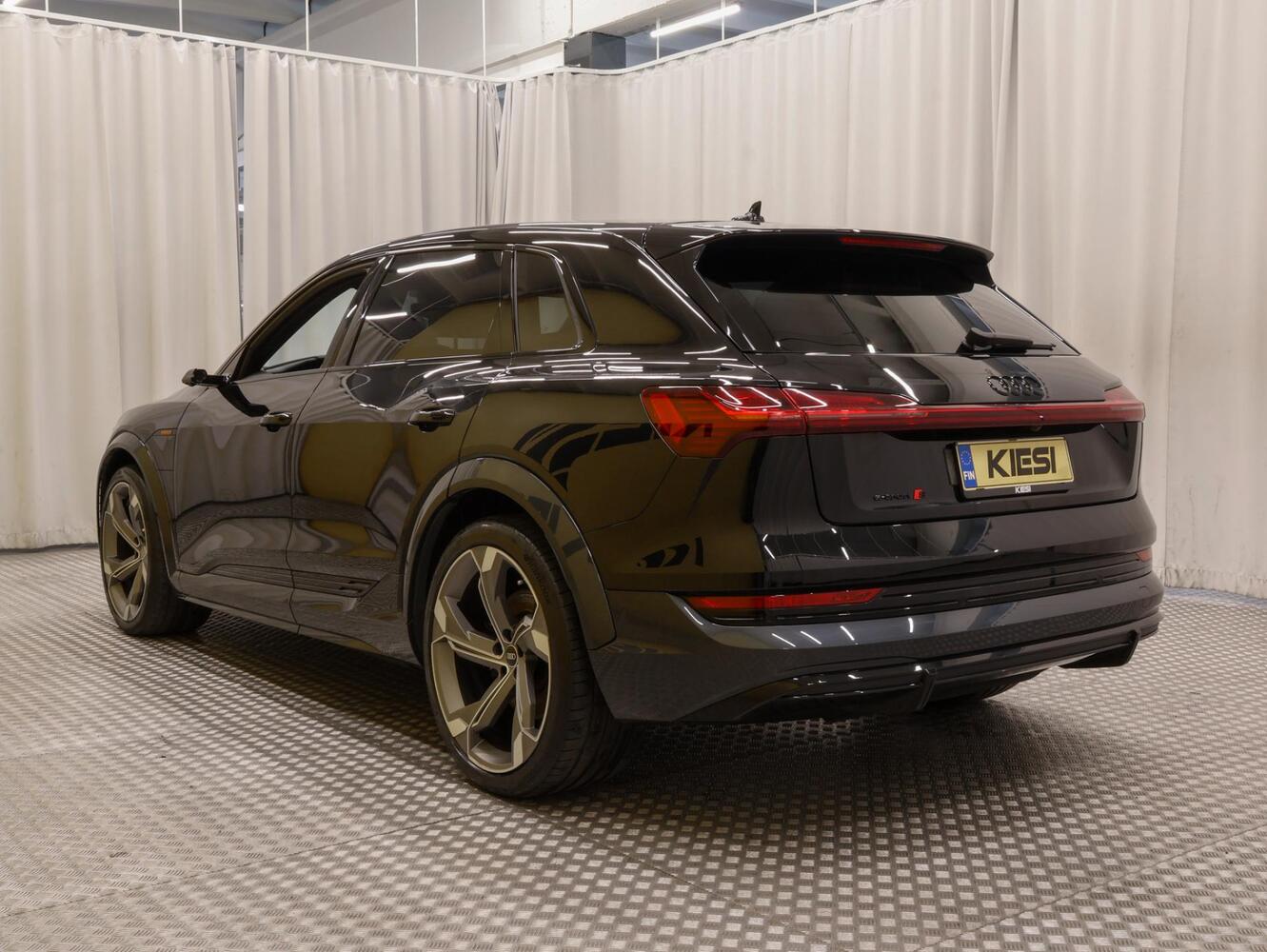 Audi e-tron vaihtoauto