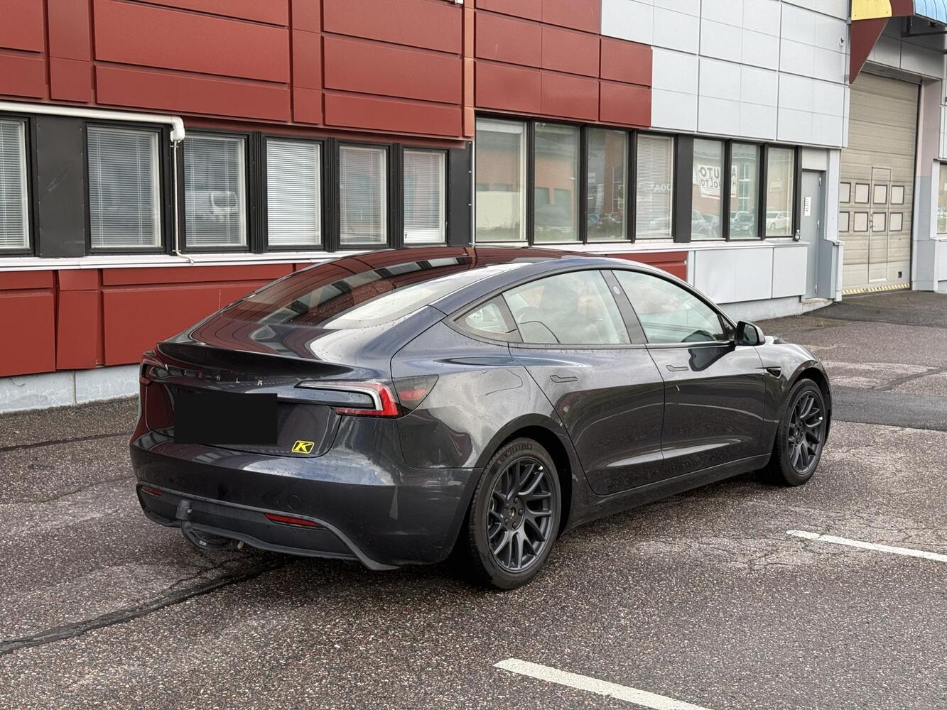 Tesla Model 3 vaihtoauto