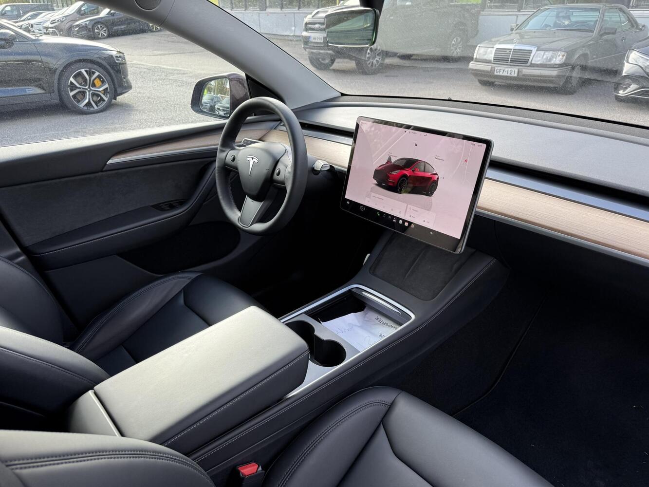 Tesla Model Y vaihtoauto