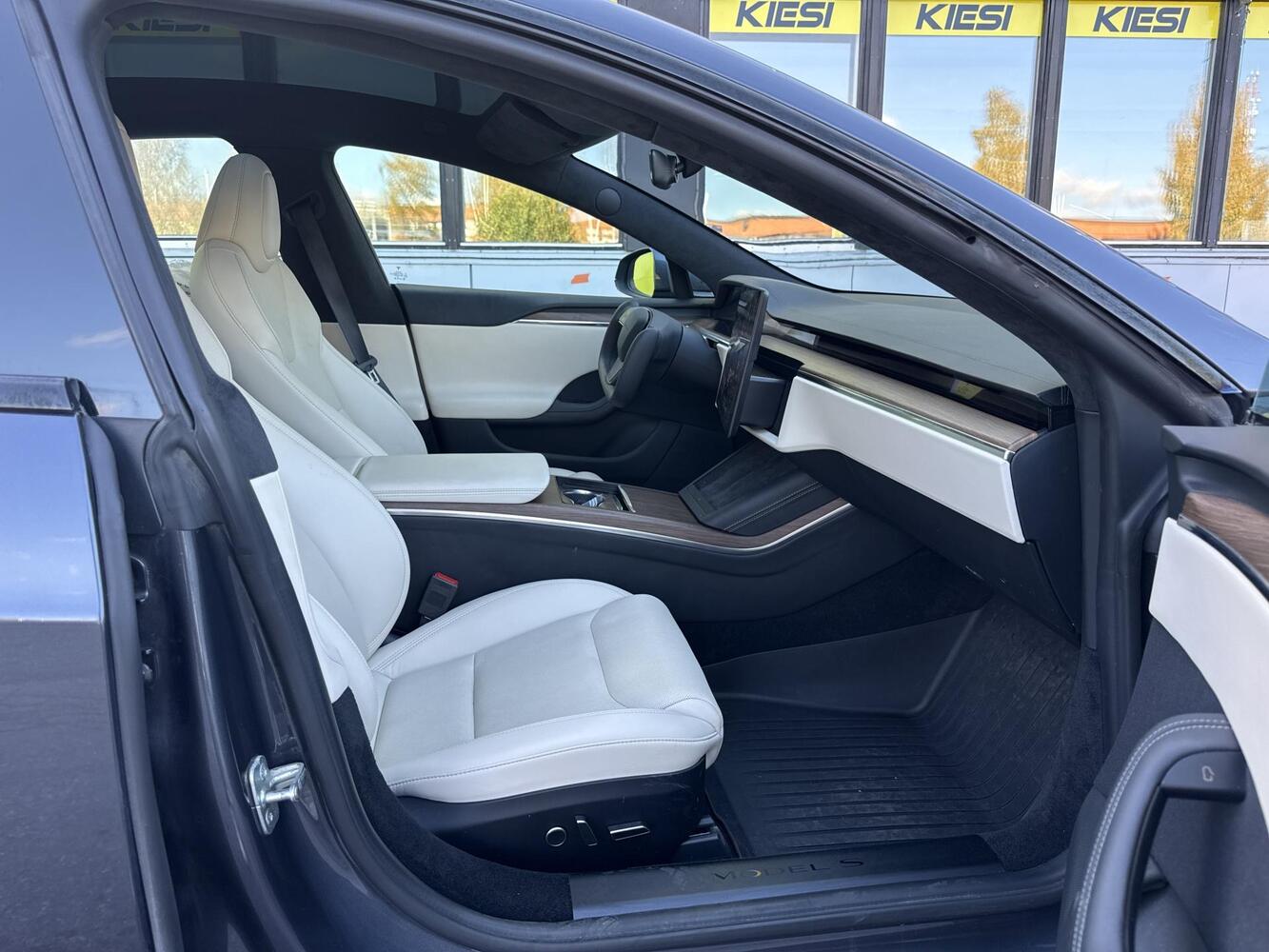 Tesla Model S vaihtoauto