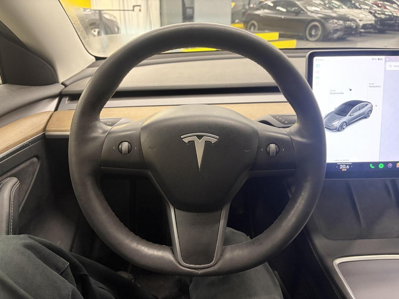 Tesla Model 3 vaihtoauto