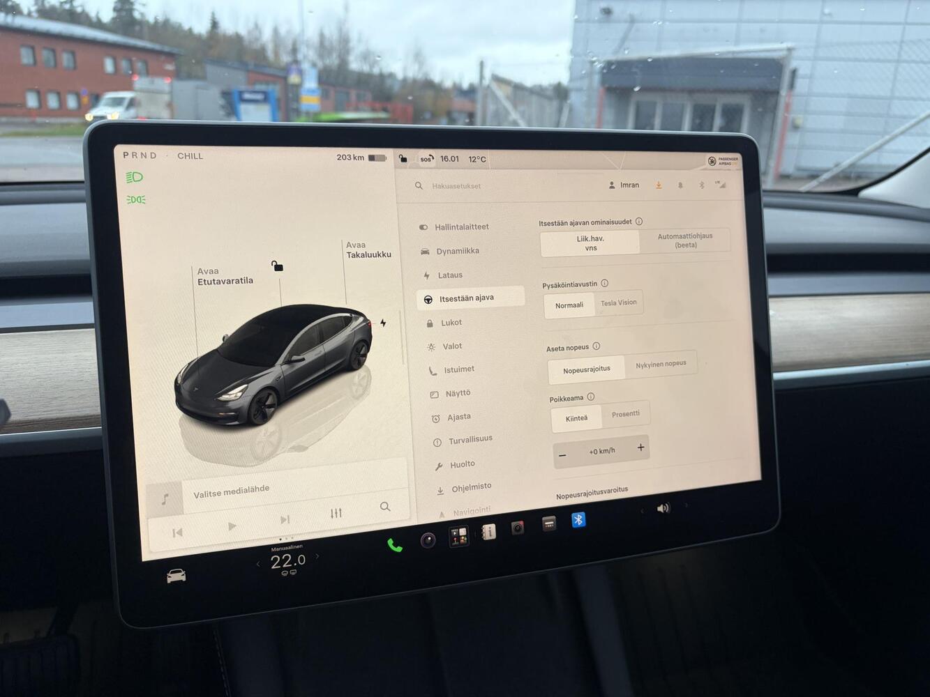 Tesla Model 3 vaihtoauto