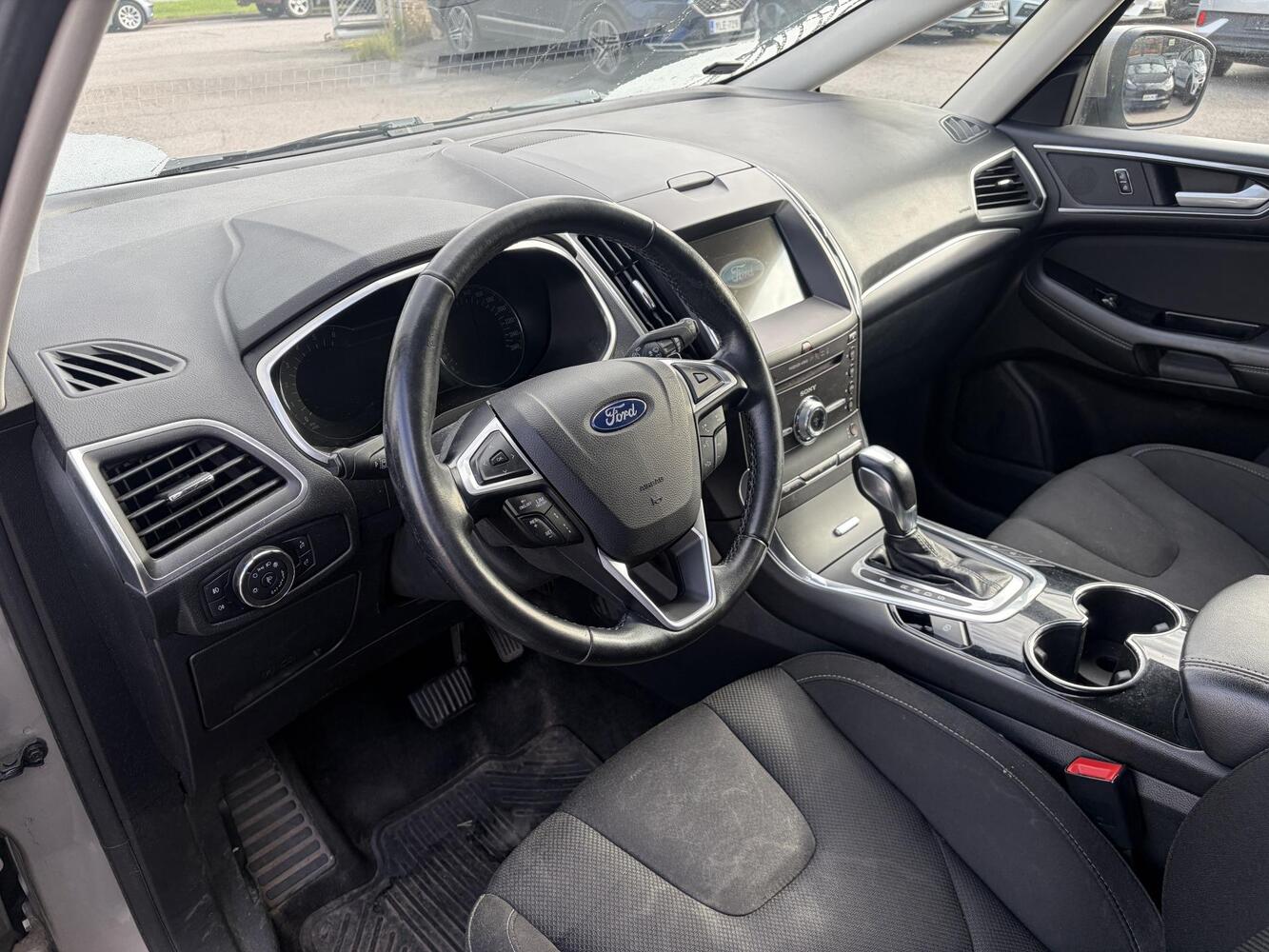 Ford S-MAX vaihtoauto