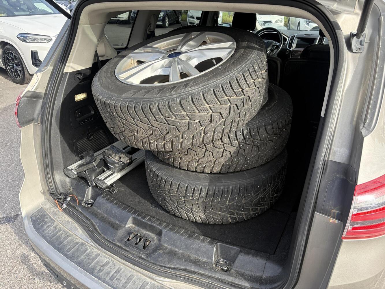 Ford S-MAX vaihtoauto