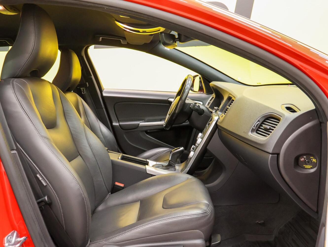 Volvo V60 Cross Country vaihtoauto