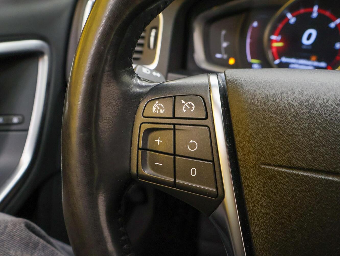 Volvo V60 Cross Country vaihtoauto