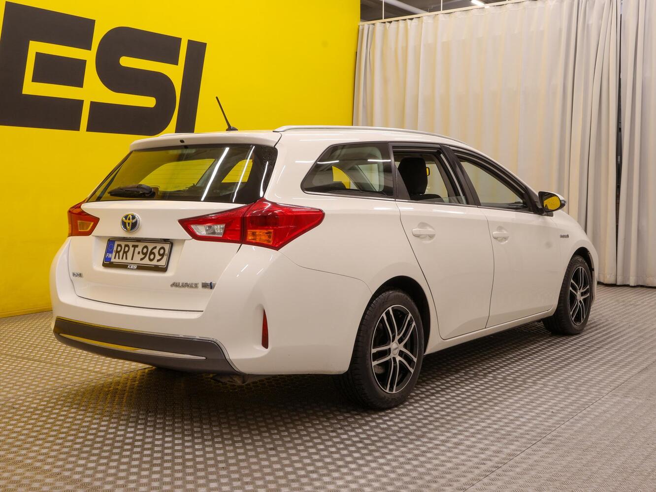 Toyota Auris vaihtoauto