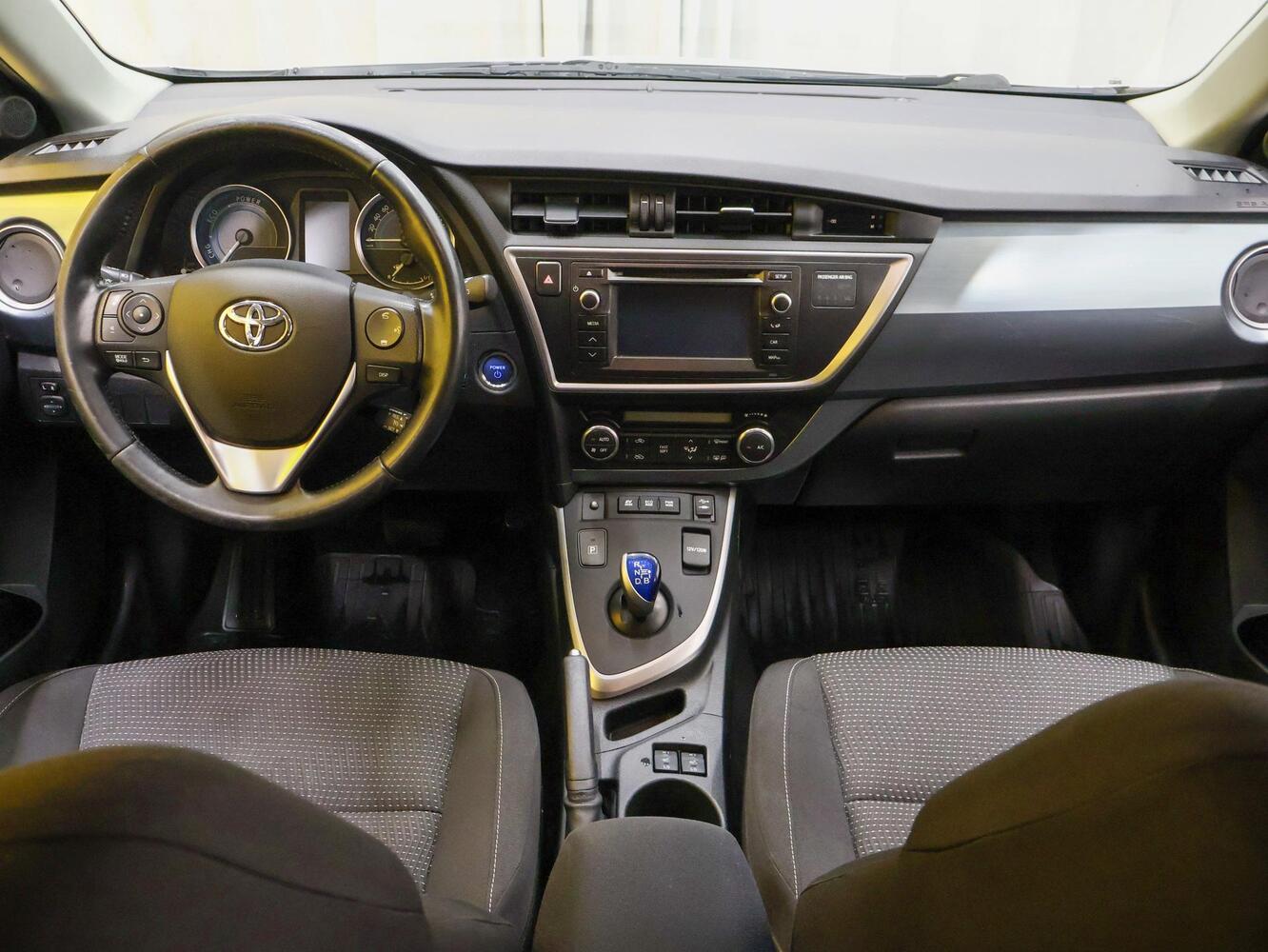 Toyota Auris vaihtoauto