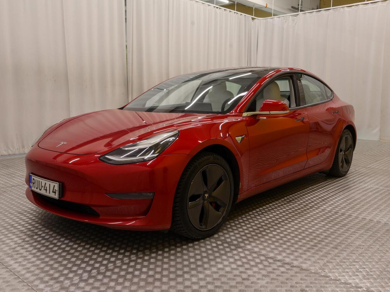 Tesla Model 3 vaihtoauto