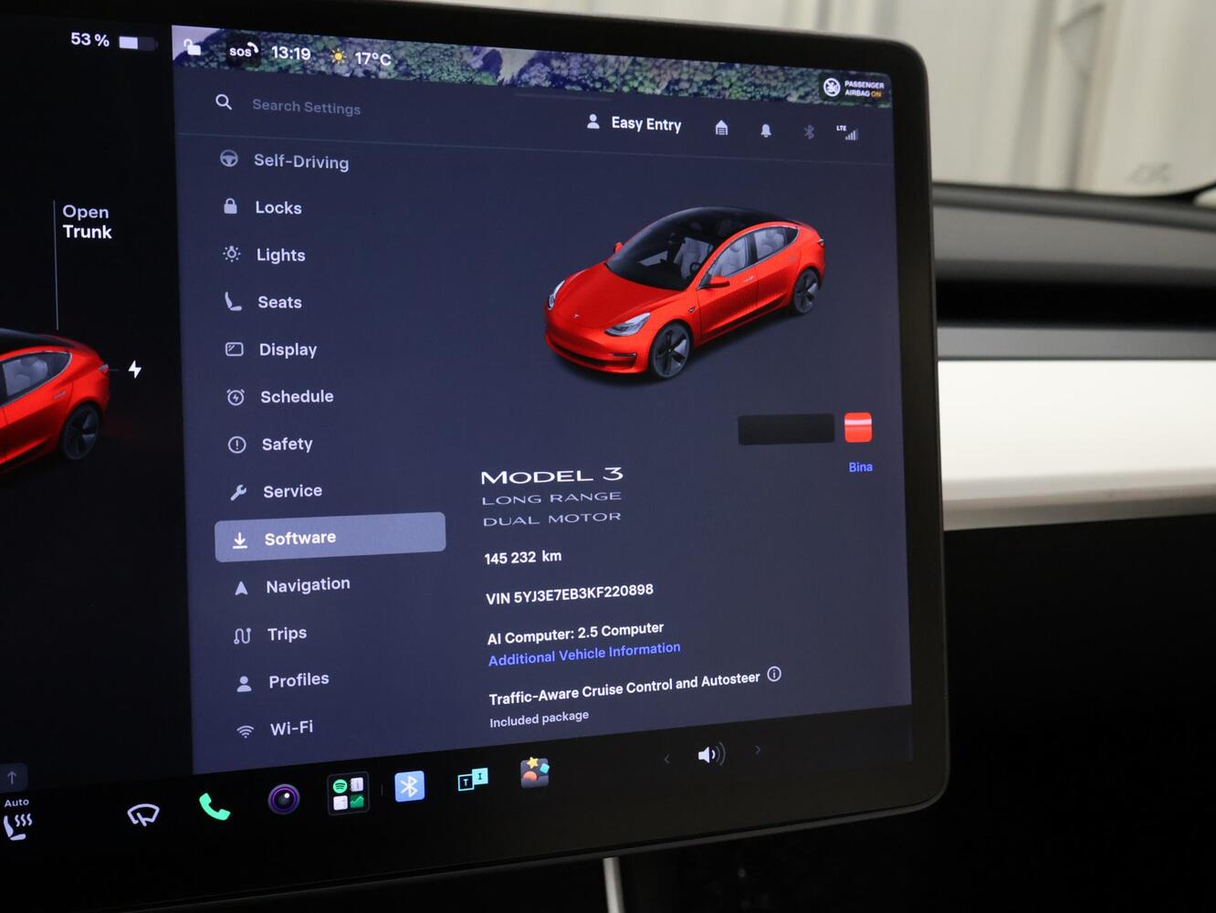 Tesla Model 3 vaihtoauto