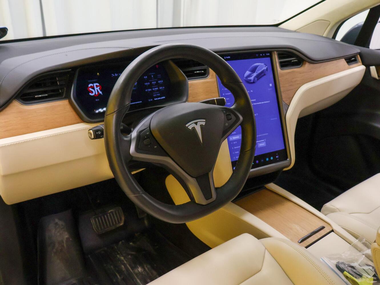 Tesla Model X vaihtoauto