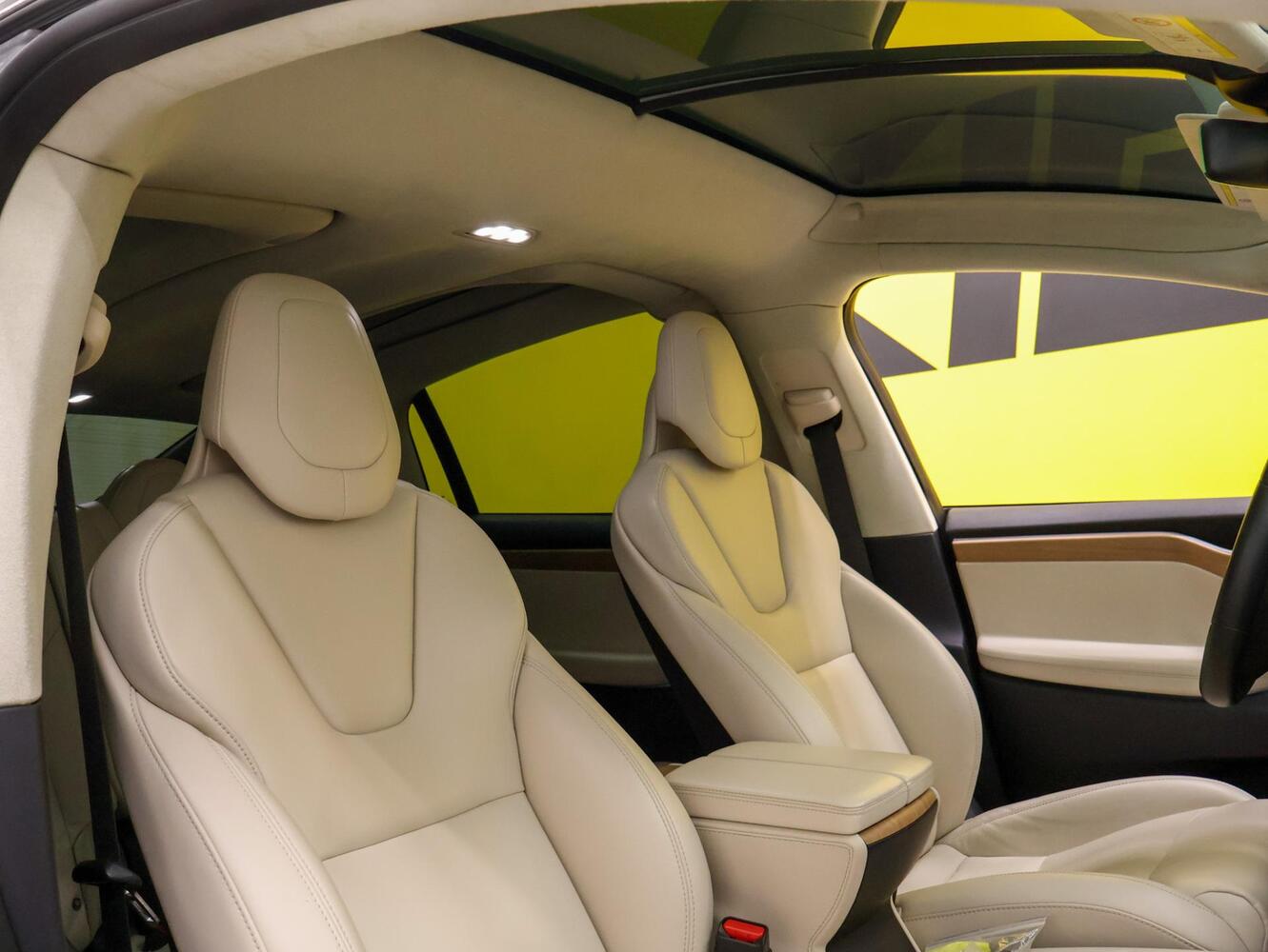 Tesla Model X vaihtoauto