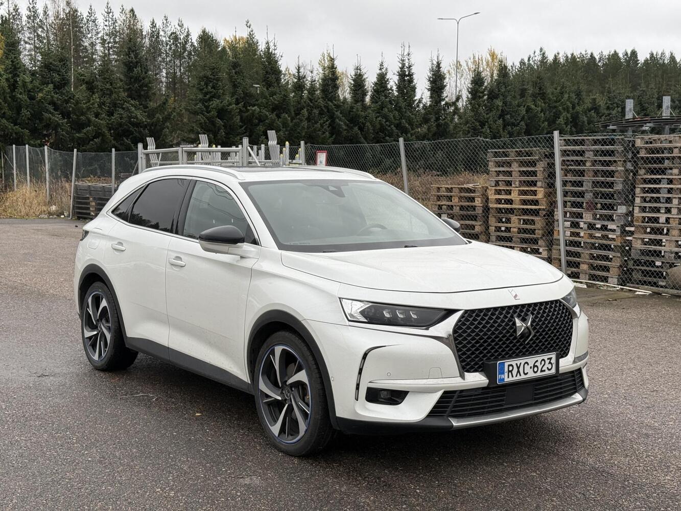 DS 7 vaihtoauto
