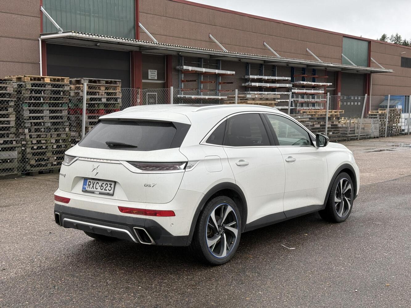 DS 7 vaihtoauto