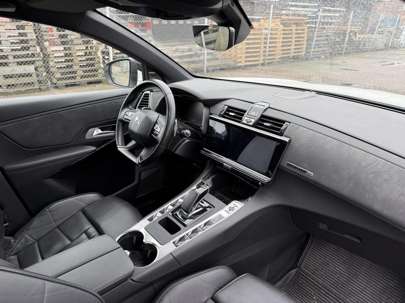 DS 7 vaihtoauto