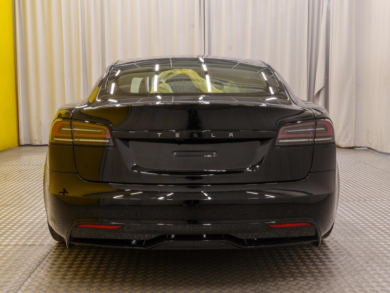 Tesla Model S vaihtoauto