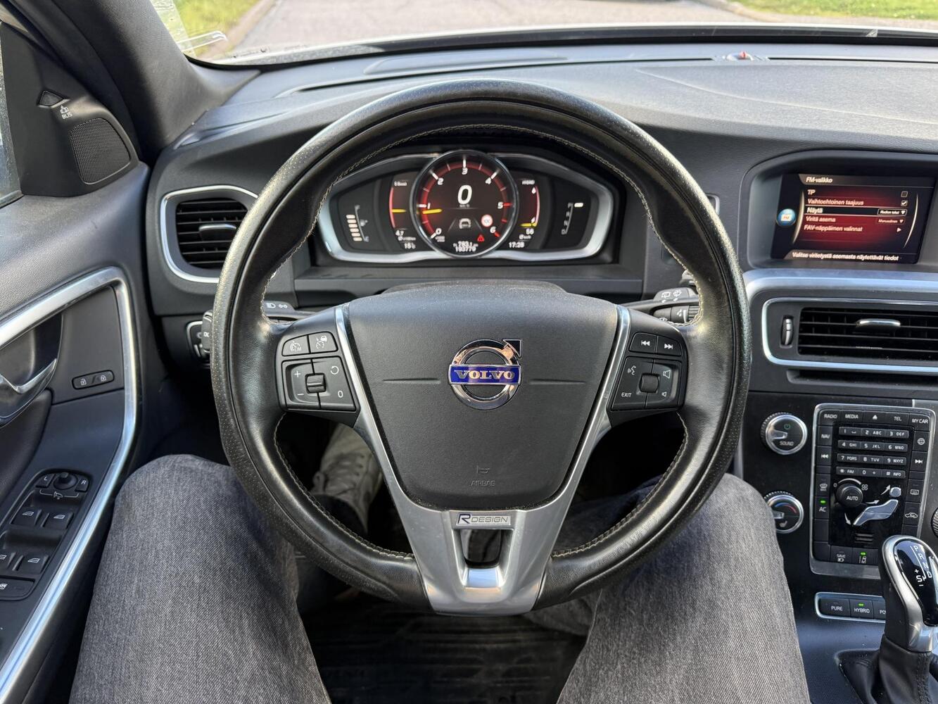Volvo V60 vaihtoauto