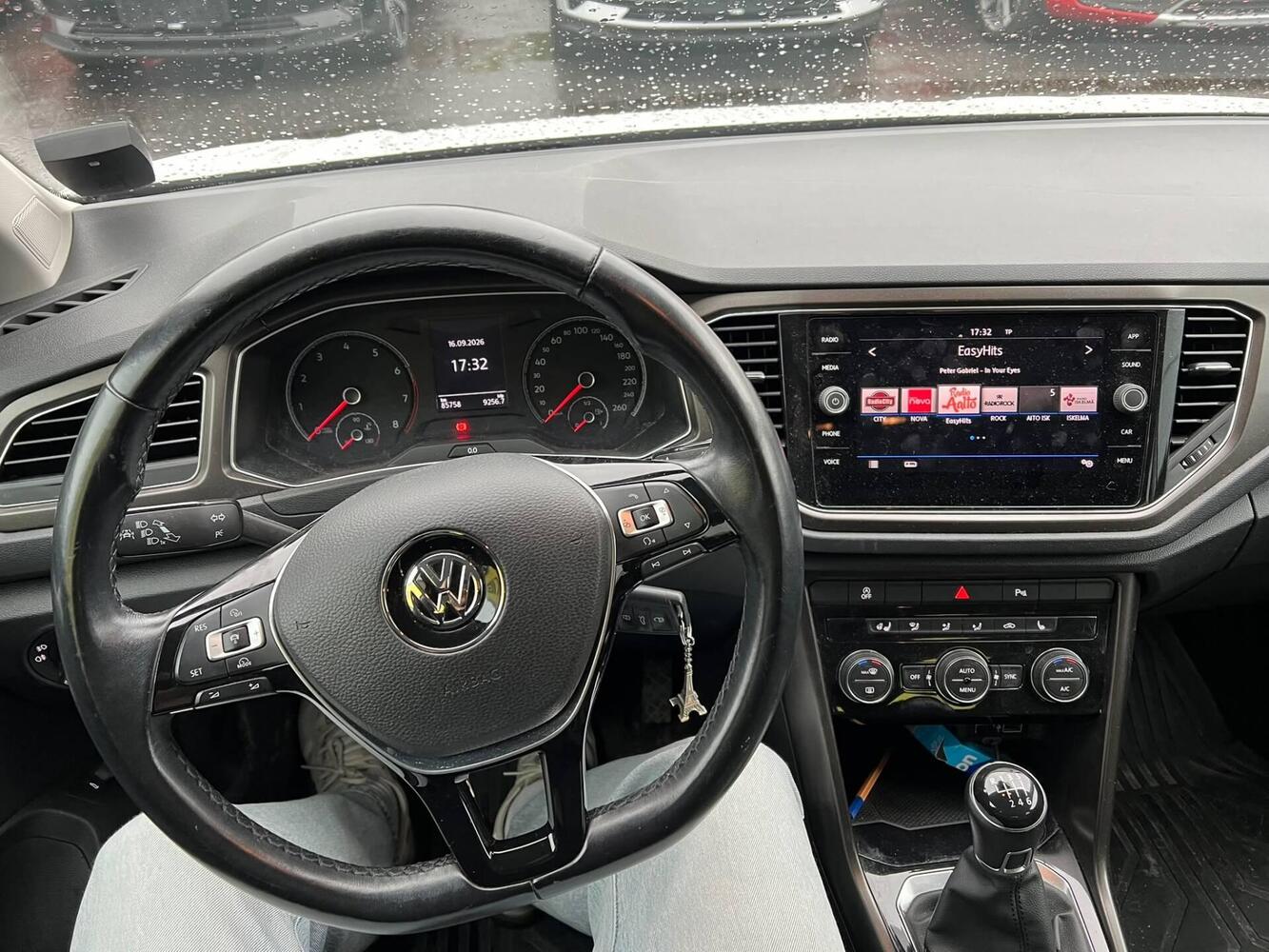 Volkswagen T-Roc vaihtoauto