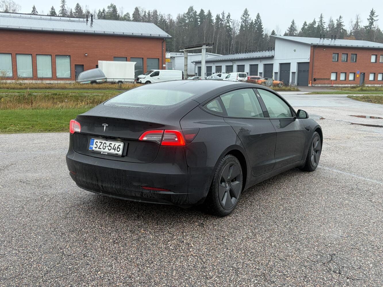 Tesla Model 3 vaihtoauto