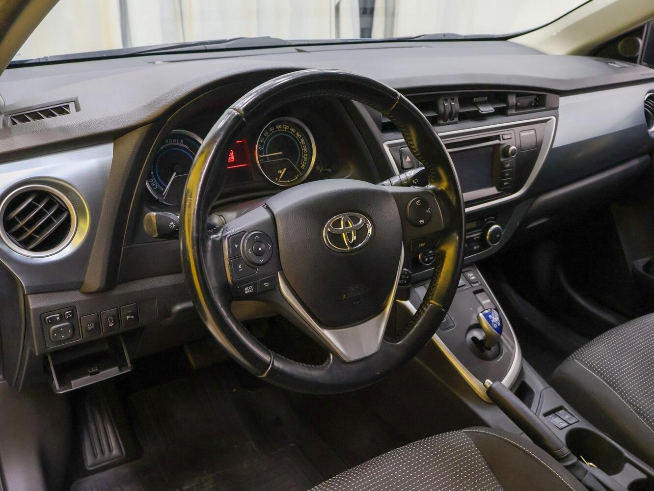 Toyota Auris vaihtoauto