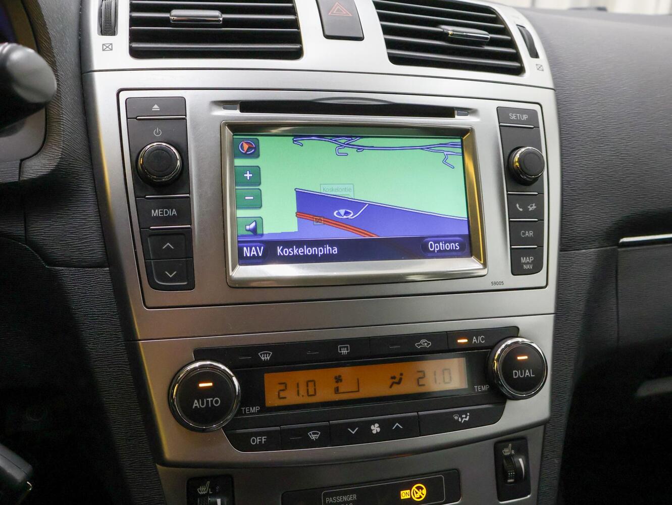 Toyota Avensis vaihtoauto