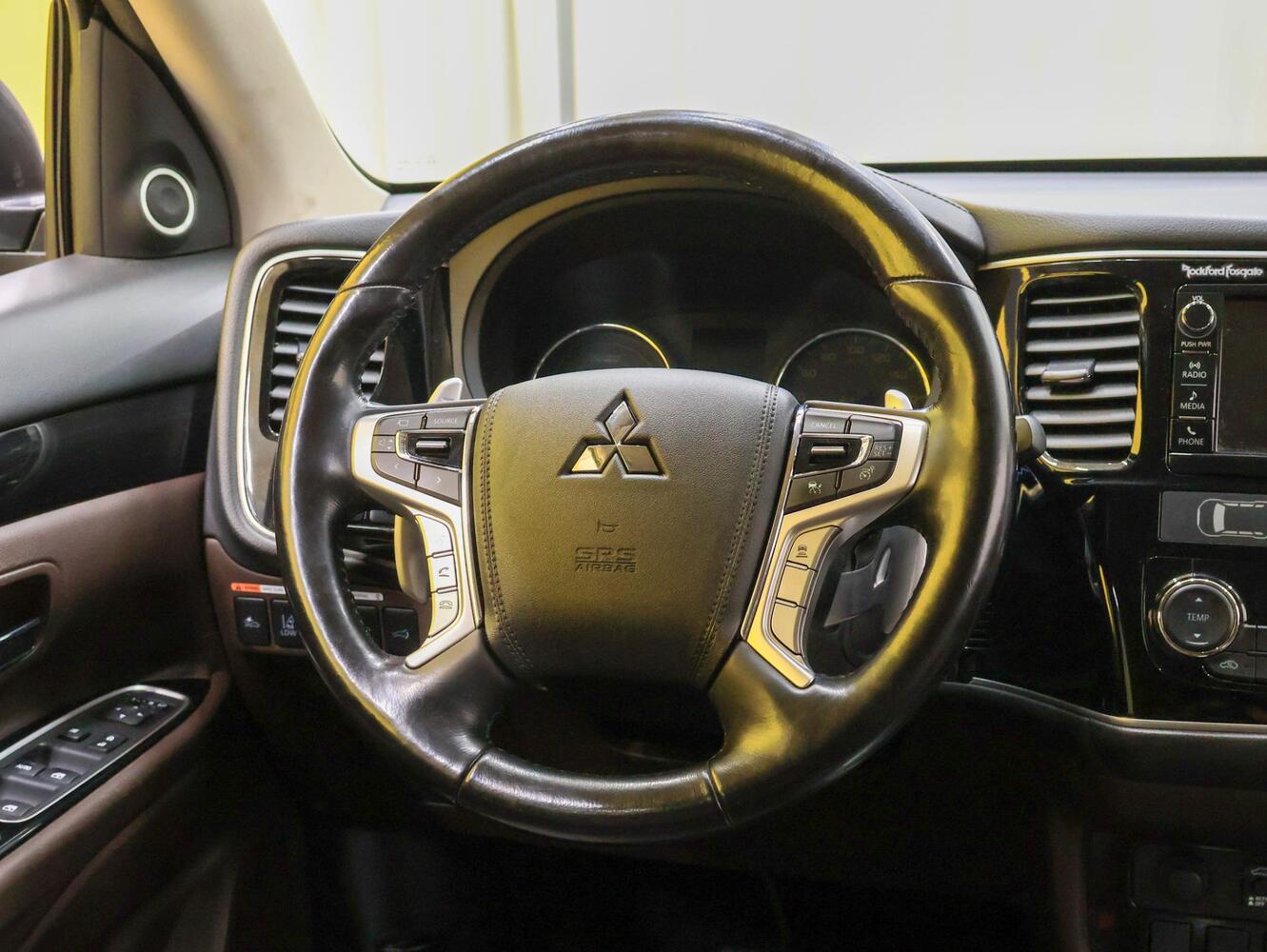 Mitsubishi Outlander PHEV vaihtoauto