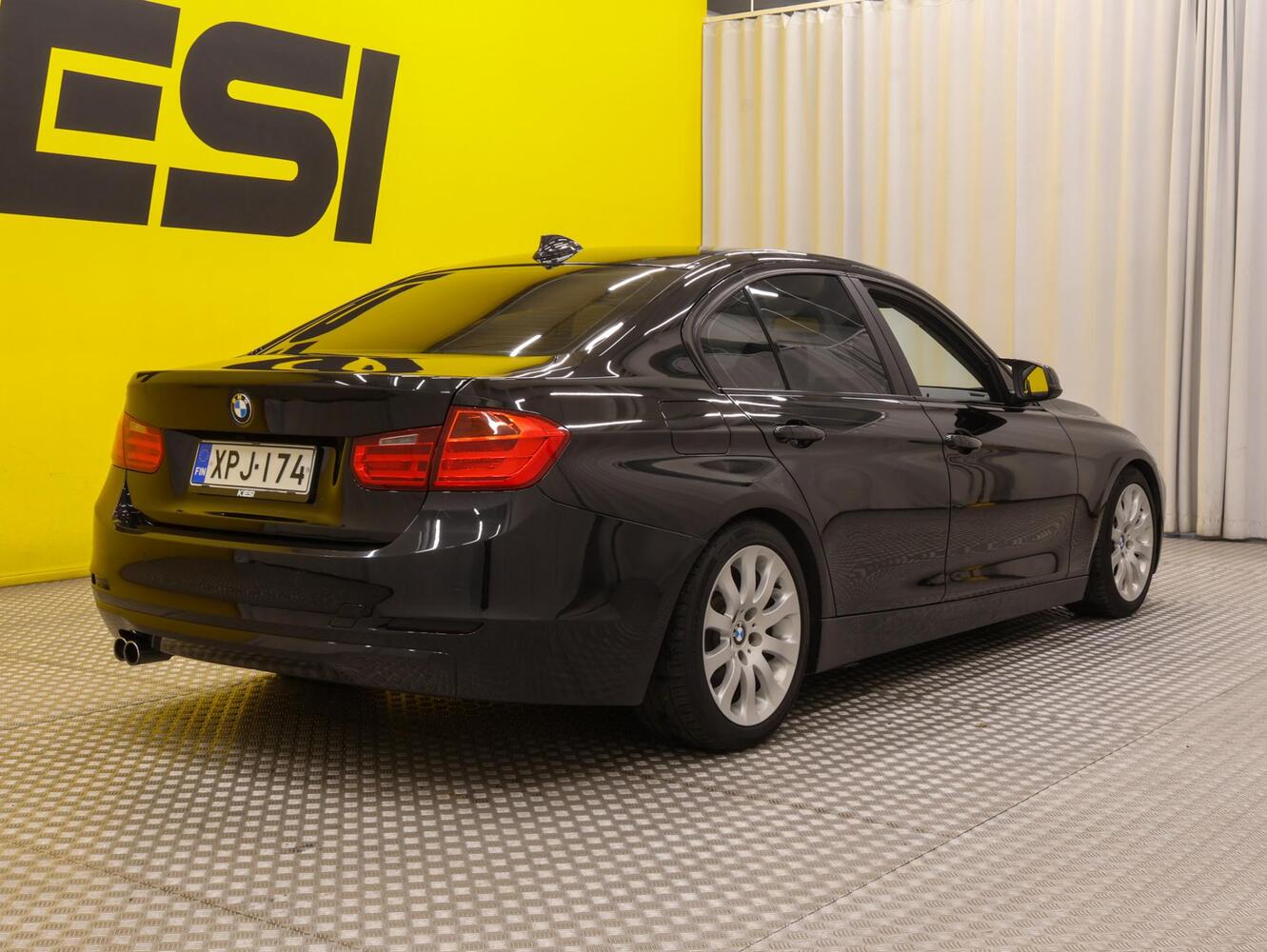 BMW 330 vaihtoauto