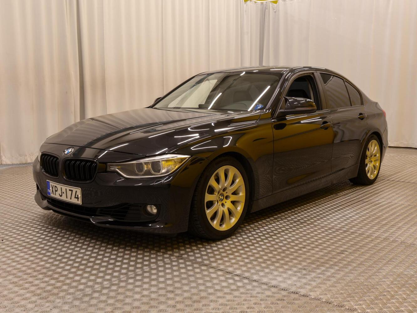 BMW 330 vaihtoauto