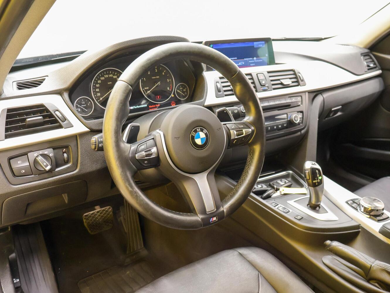 BMW 330 vaihtoauto