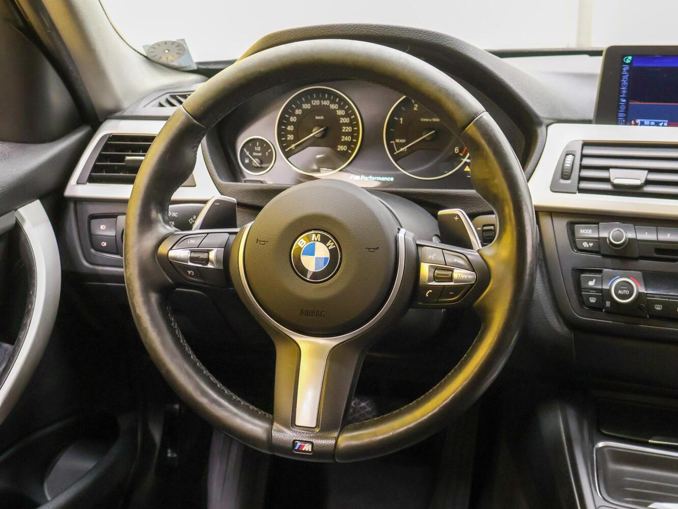 BMW 330 vaihtoauto