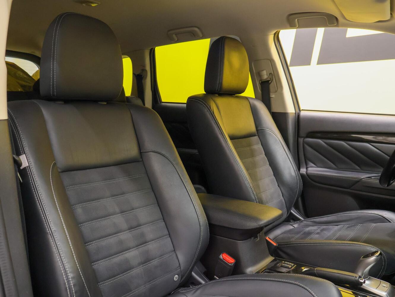Mitsubishi Outlander PHEV vaihtoauto