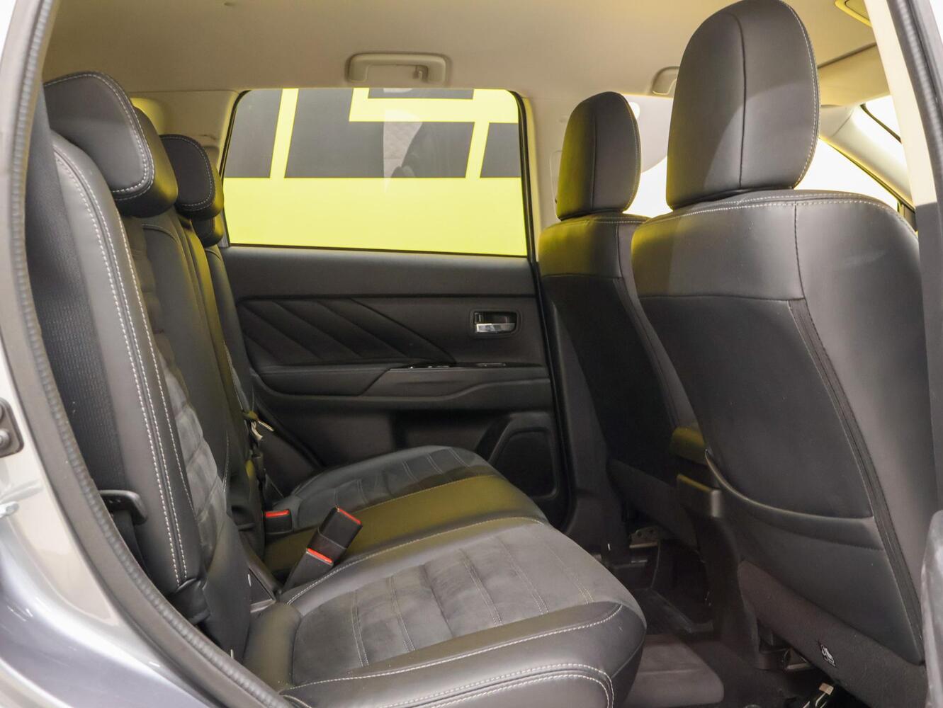 Mitsubishi Outlander PHEV vaihtoauto