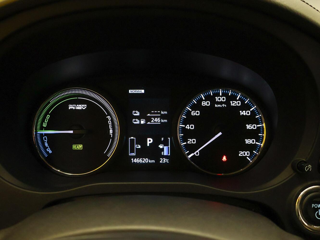 Mitsubishi Outlander PHEV vaihtoauto