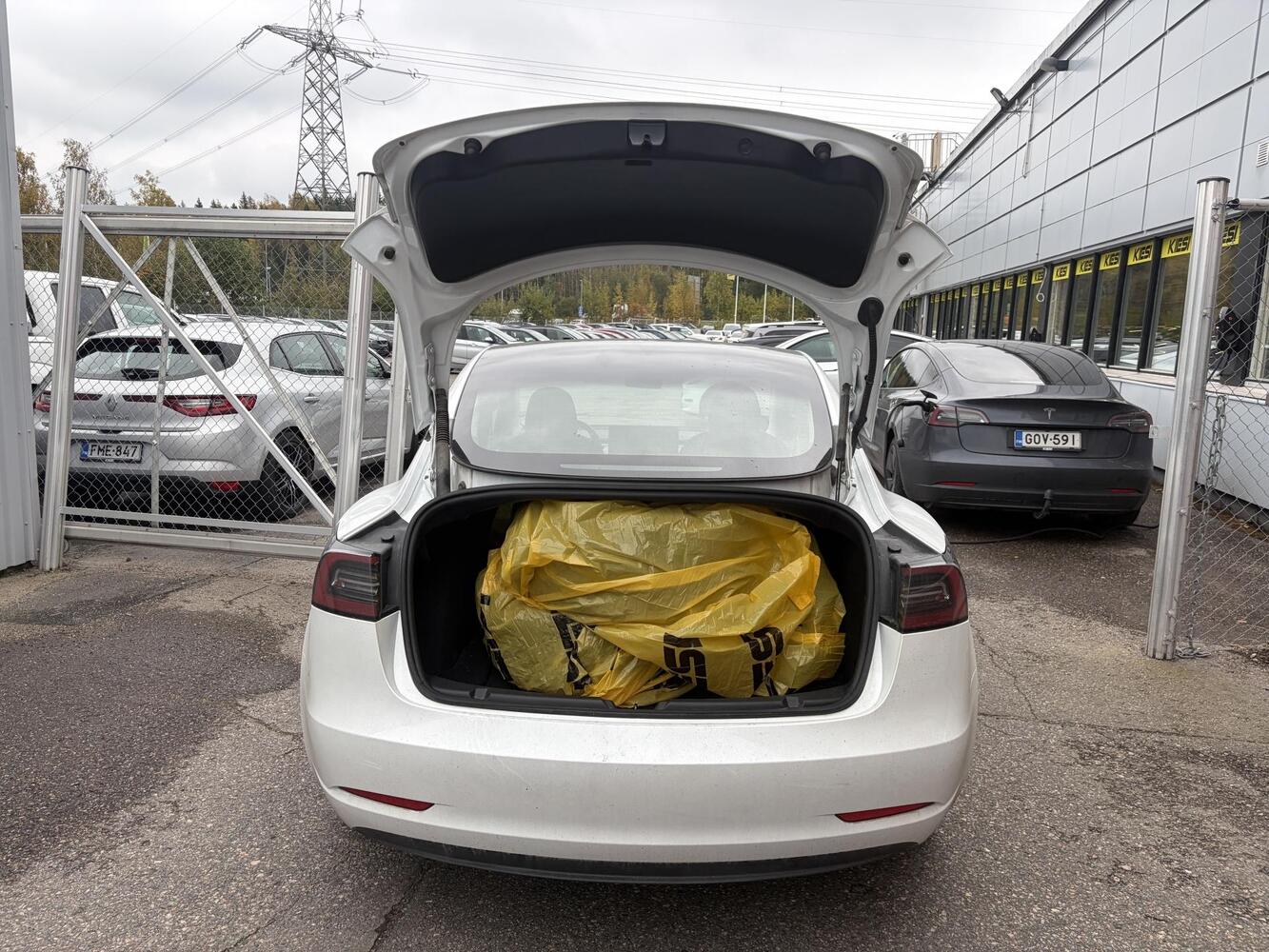 Tesla Model 3 vaihtoauto