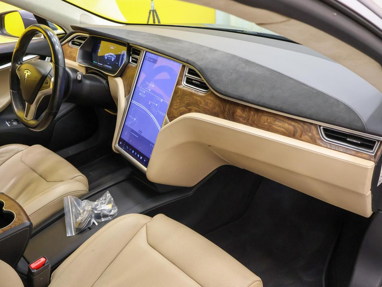 Tesla Model S vaihtoauto
