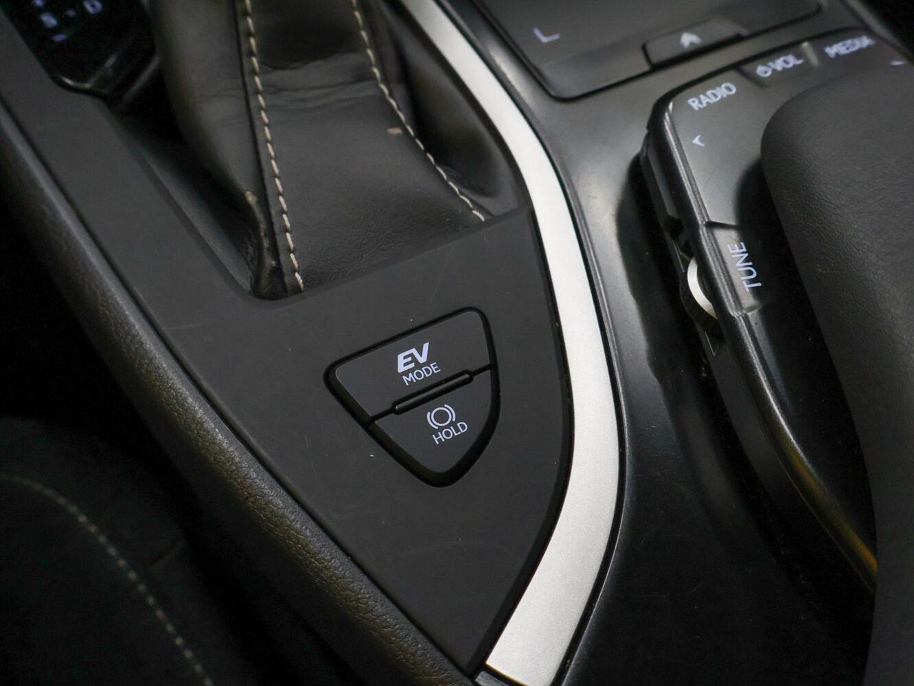 Lexus UX vaihtoauto