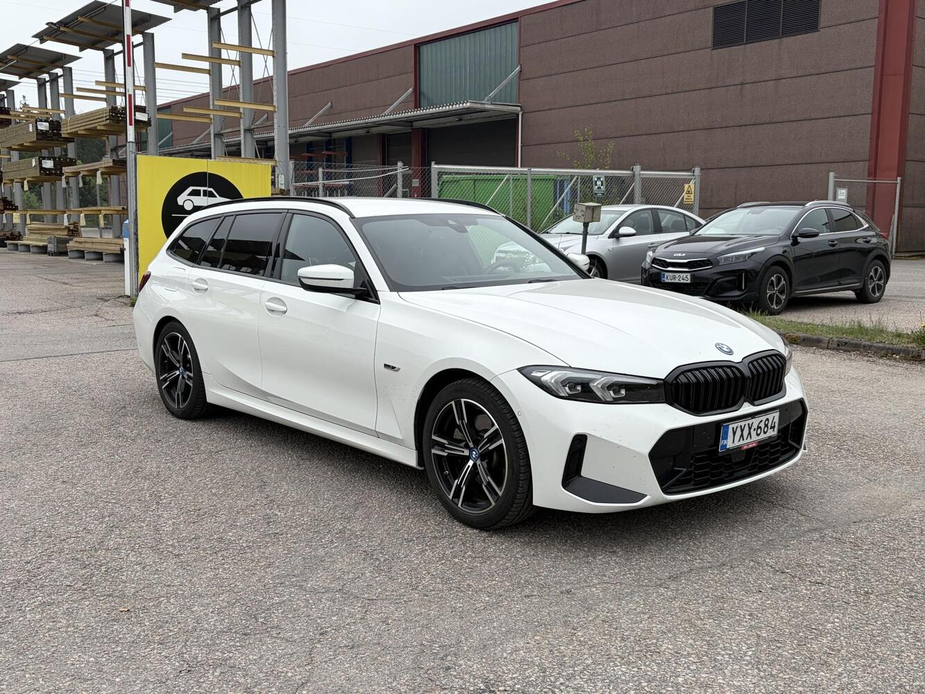 BMW 330 vaihtoauto