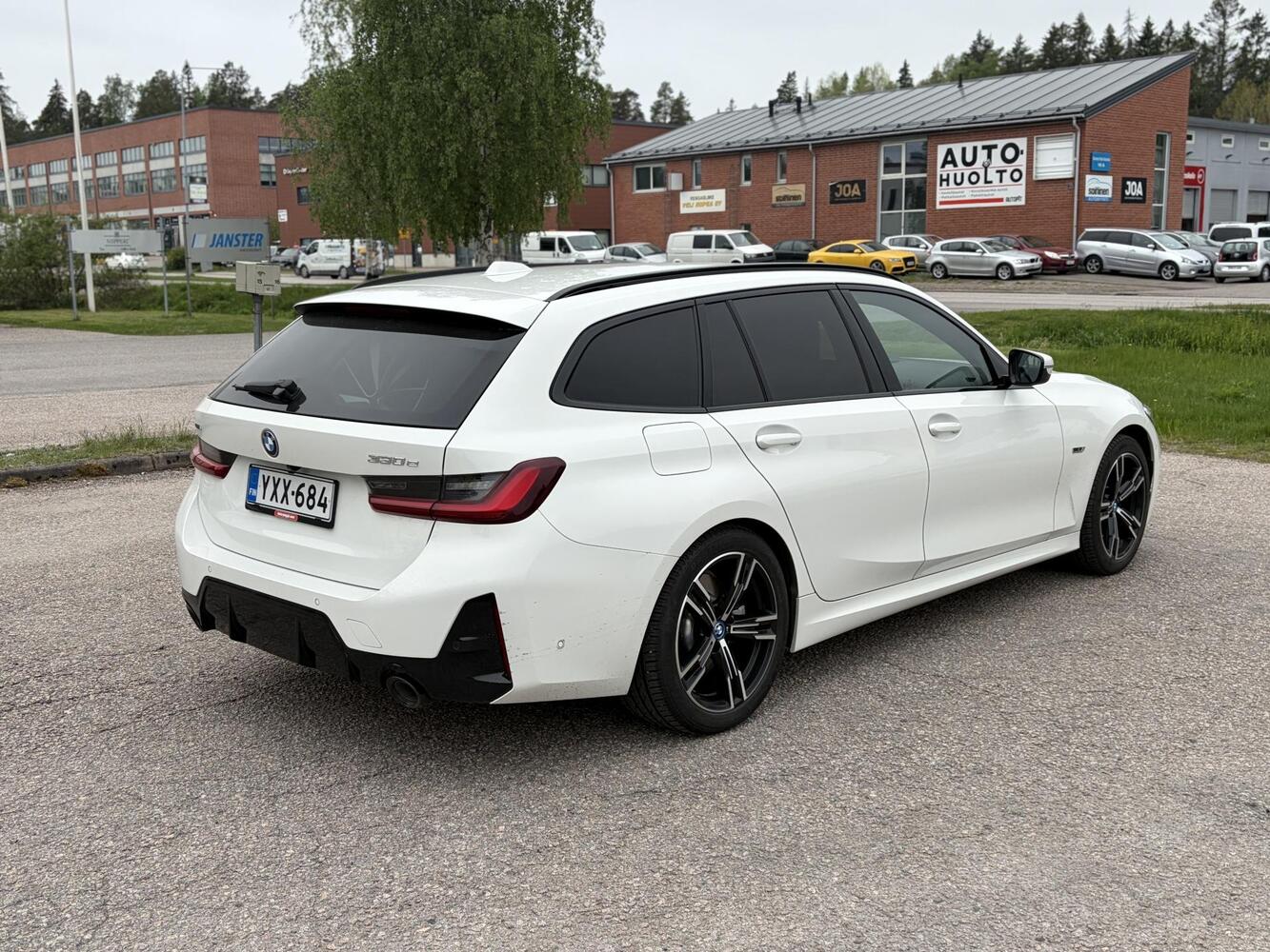 BMW 330 vaihtoauto