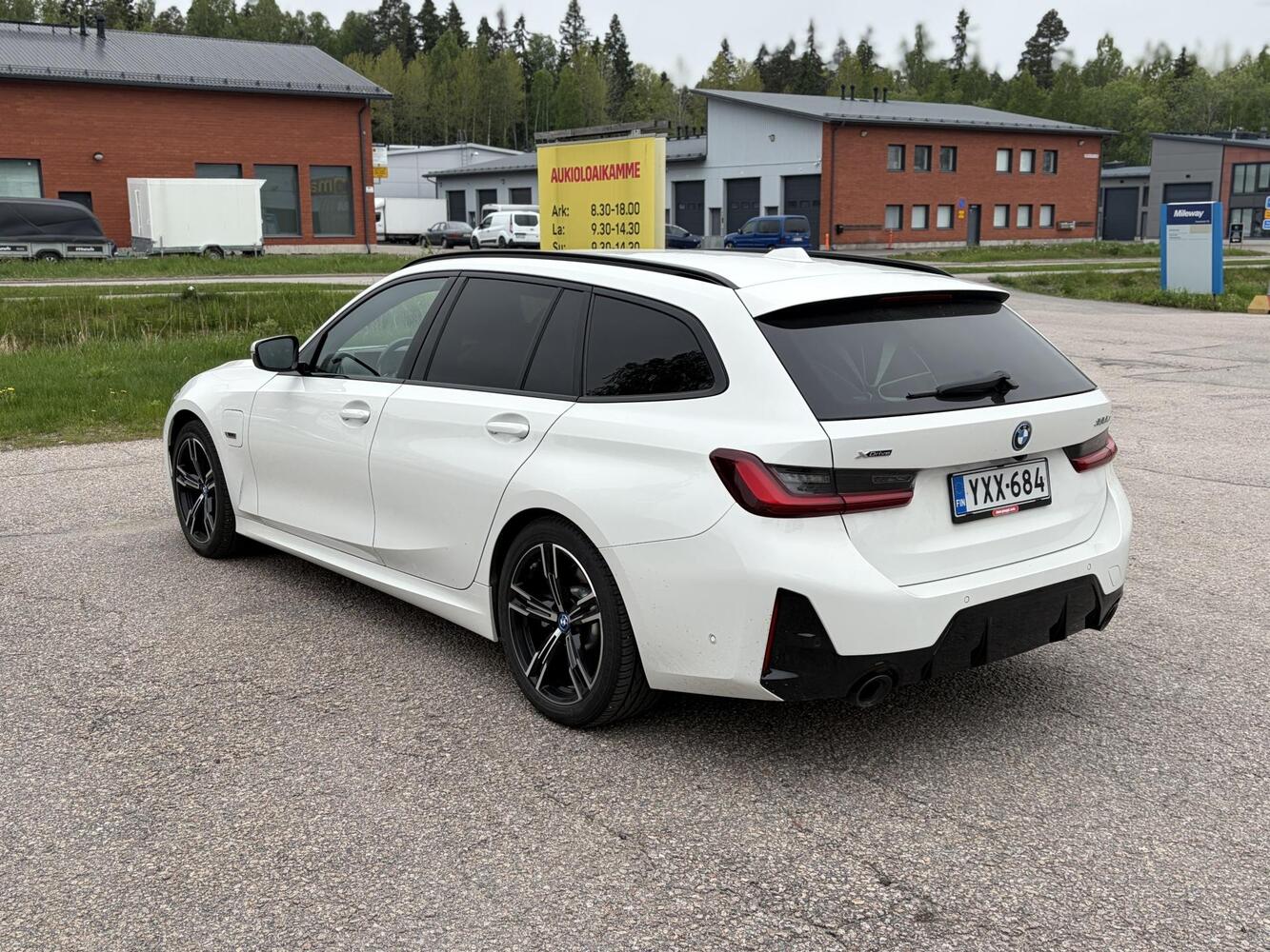 BMW 330 vaihtoauto